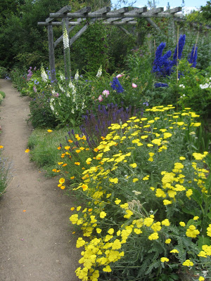 Garden Daytrips: Larkwhistle (Bruce Peninsula) – Toronto Gardens